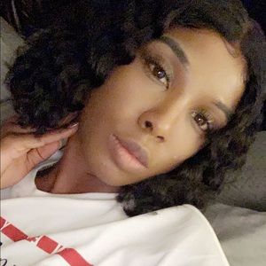 Meet your Posher, Courtney